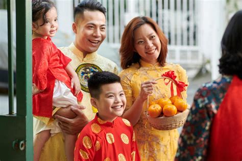 Ngoc Lan’s Lunar New Year Extravaganza: A Night of Vietnamese Tradition and Pop Sensations!